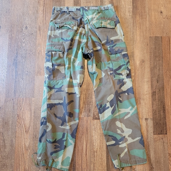 Unisex Military Camo Cargo Pants - Picture 2 of 4